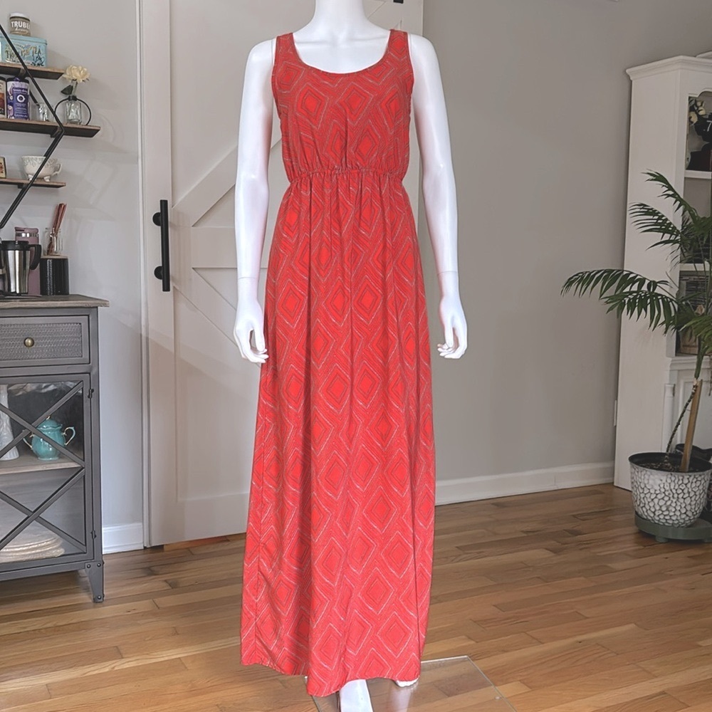 NWOT A-Line Cut Out Back Pleated Diamond Geometric Tribal Sleeveless Maxi Dress